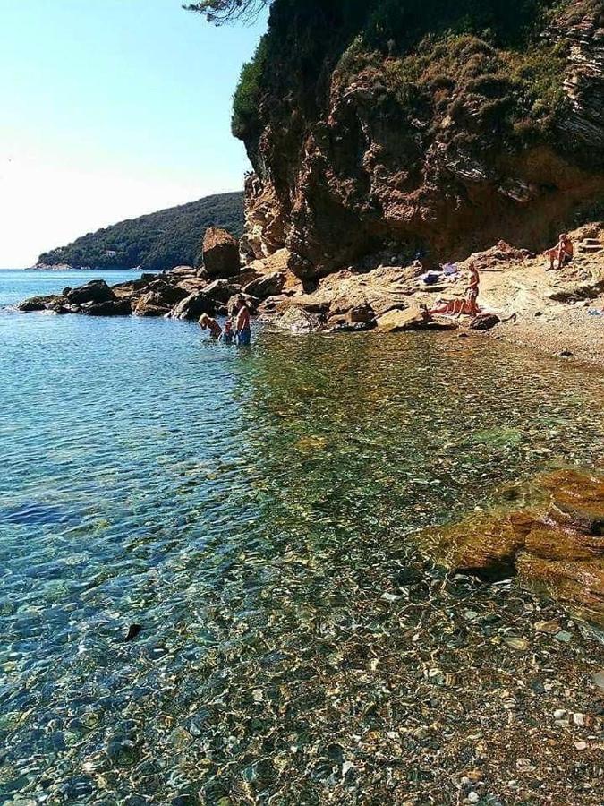 Appartamenti Estivi Anna E Pino Rio Marina Exterior foto